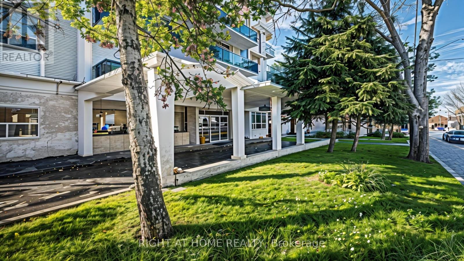 1002 - 133 Herkimer Street, Hamilton, Ontario  L8P 2H3 - Photo 2 - X12737884