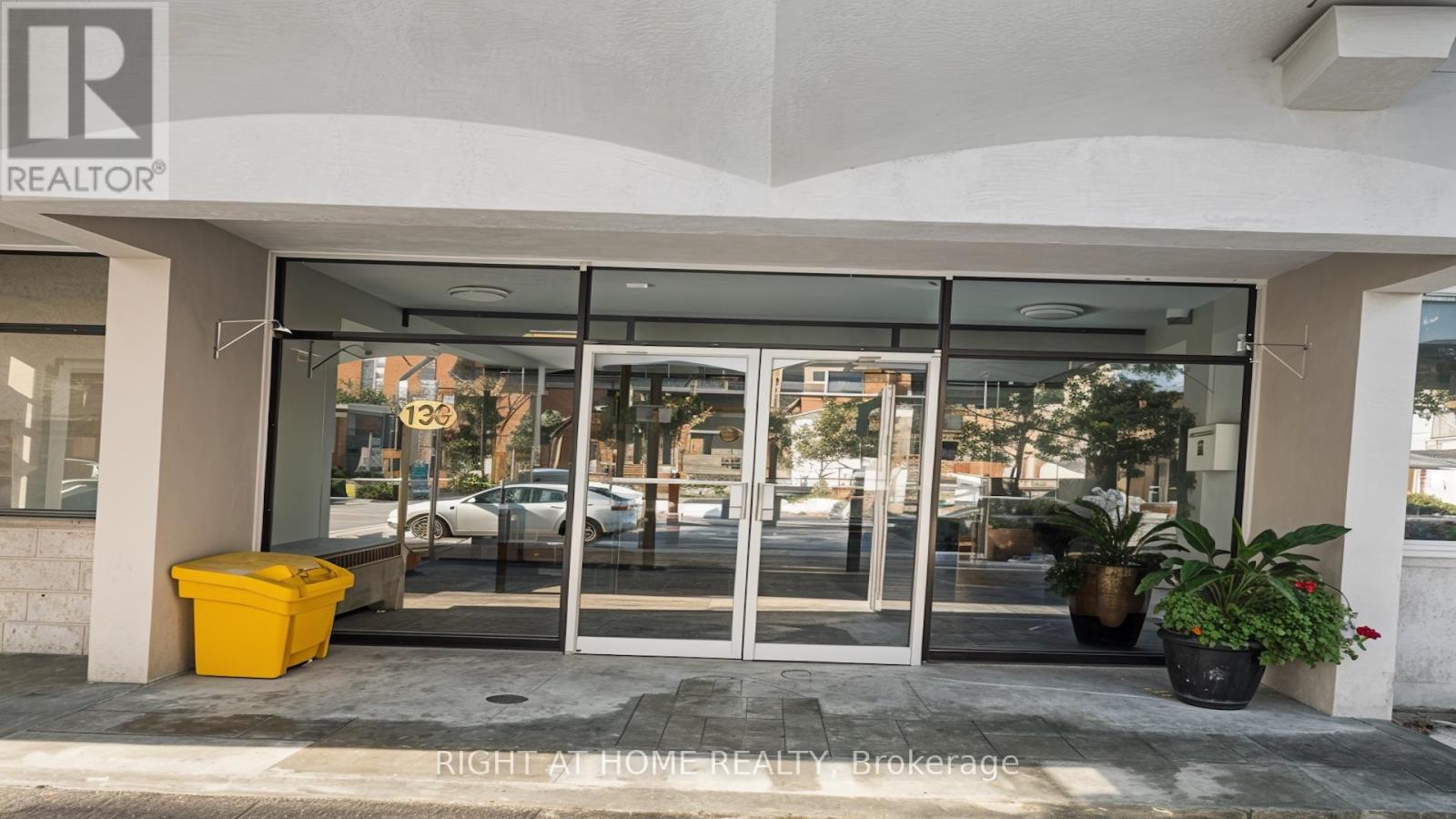 1002 - 133 Herkimer Street, Hamilton, Ontario  L8P 2H3 - Photo 3 - X12737884