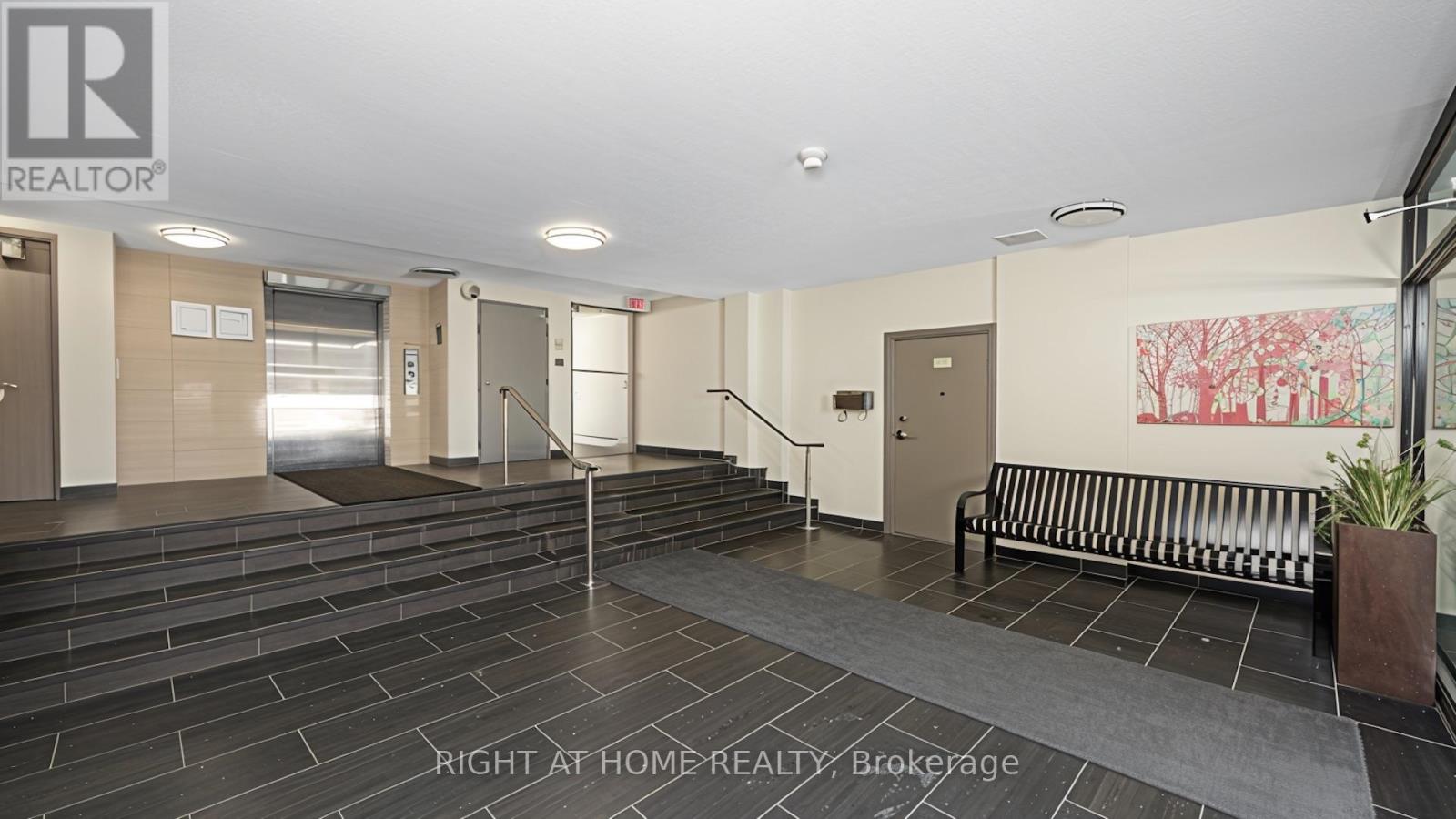 1002 - 133 Herkimer Street, Hamilton, Ontario  L8P 2H3 - Photo 5 - X12737884