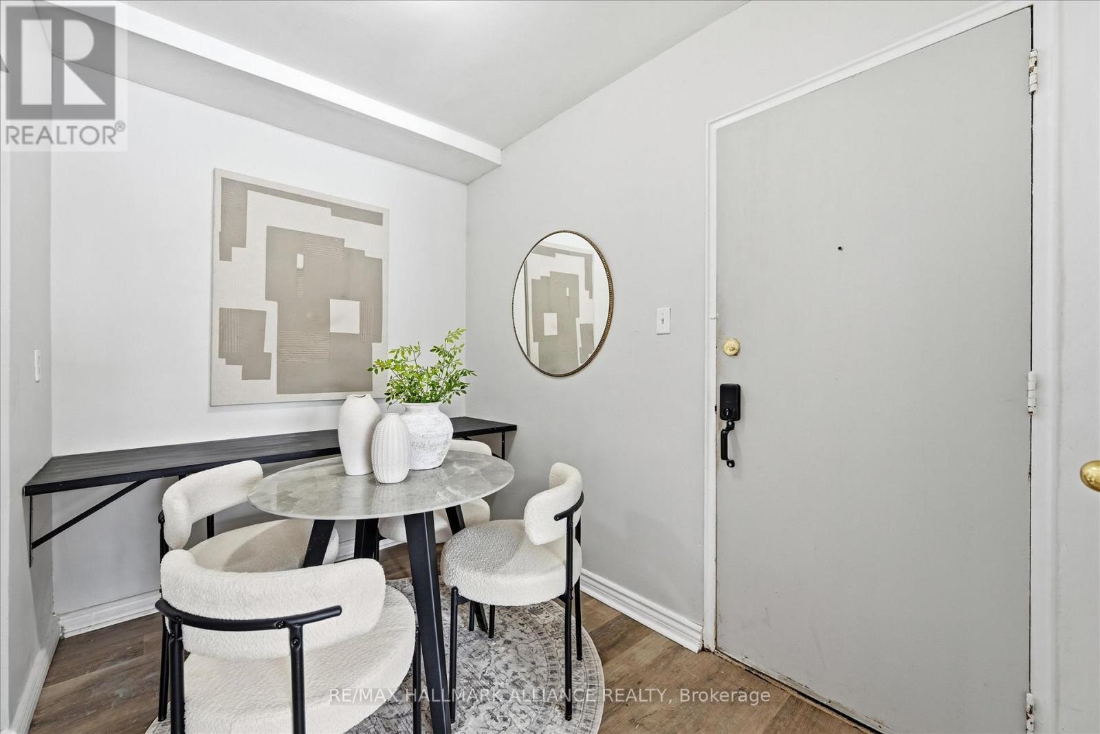 101 - 37 Mericourt Road, Hamilton, Ontario  L8S 2N5 - Photo 3 - X12737960