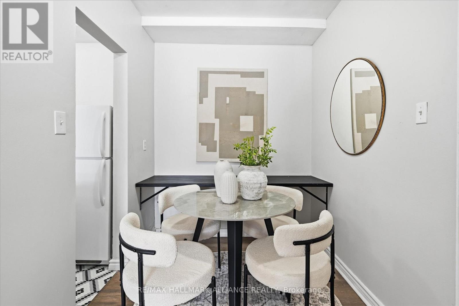 101 - 37 Mericourt Road, Hamilton, Ontario  L8S 2N5 - Photo 4 - X12737960