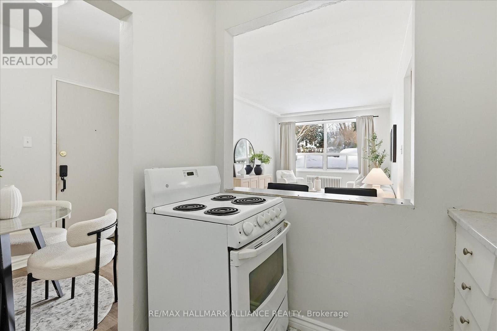 101 - 37 Mericourt Road, Hamilton, Ontario  L8S 2N5 - Photo 9 - X12737960