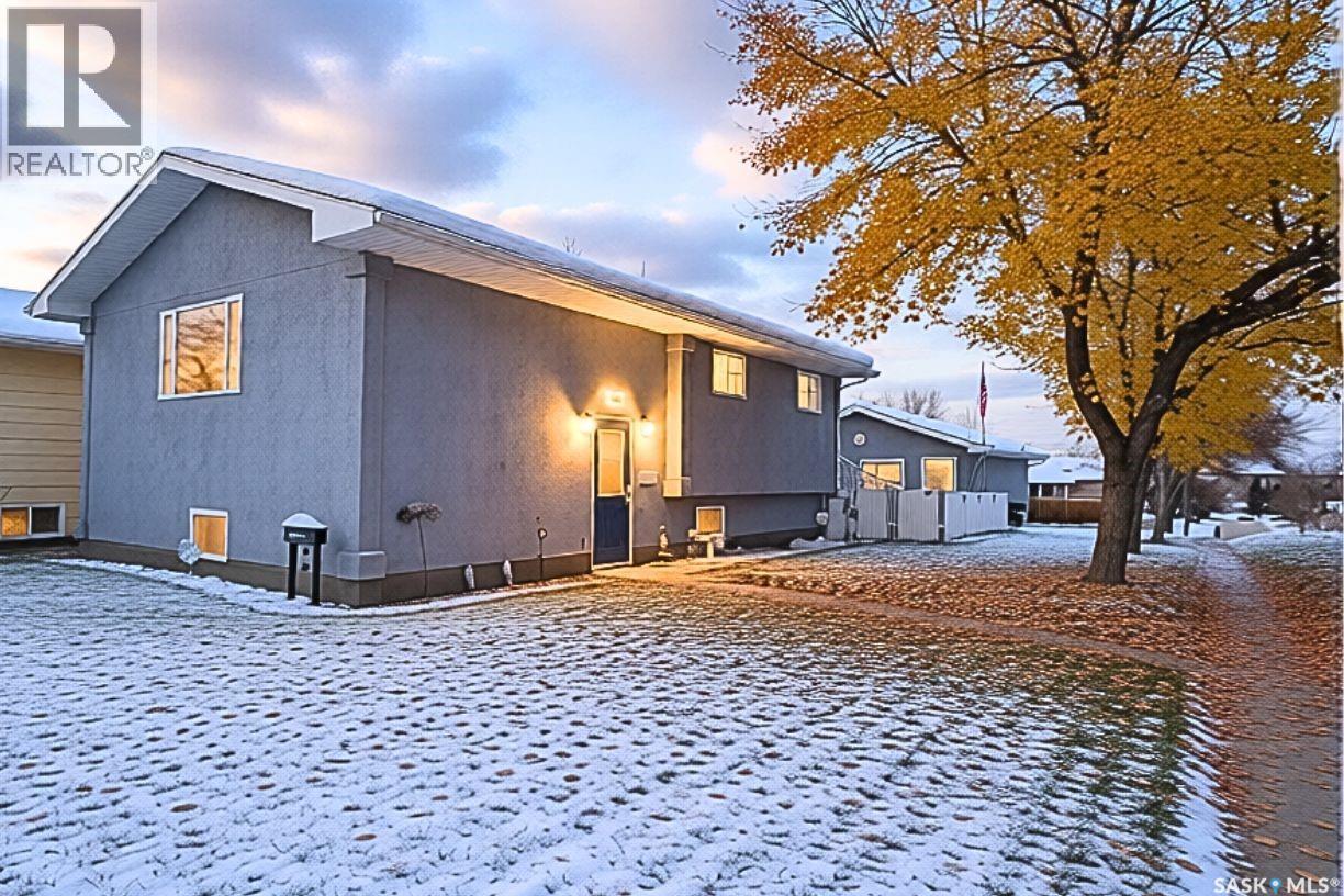 1596 McIntosh DRIVE, Prince Albert, Saskatchewan