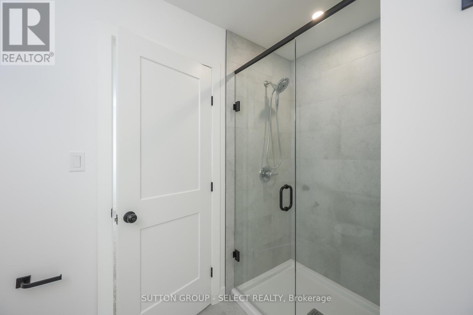 1898 Fountain Grass Drive, London South, Ontario  N6K 0M2 - Photo 24 - X12737996