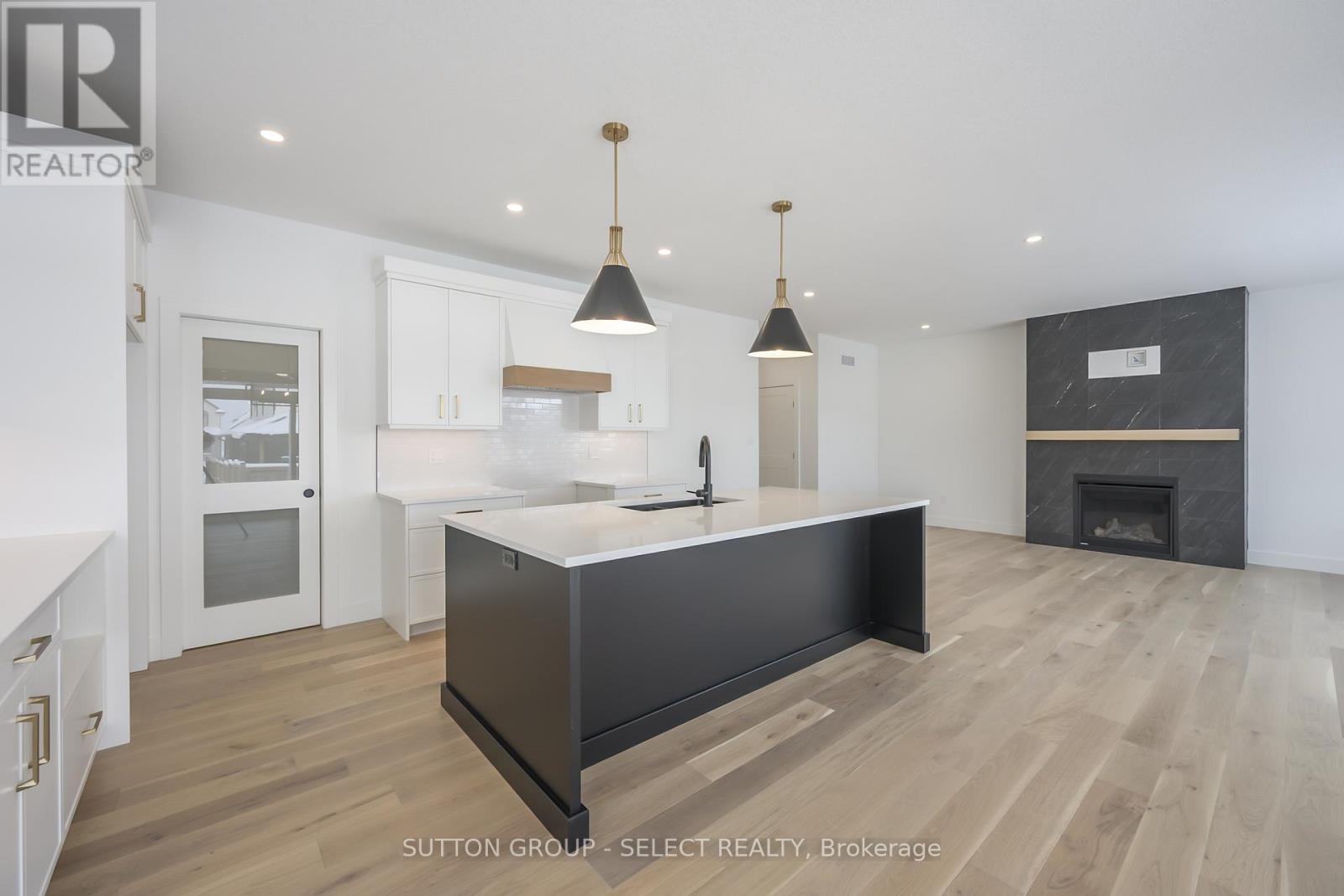 1898 Fountain Grass Drive, London South, Ontario  N6K 0M2 - Photo 9 - X12737996