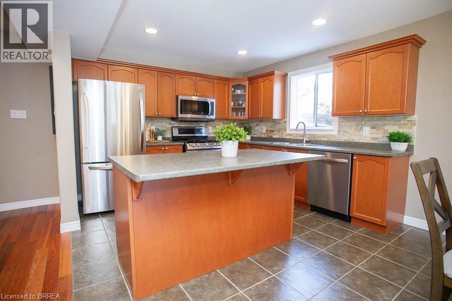 18 Gaal Court, Brantford, Ontario  N3T 6R5 - Photo 12 - 40801052