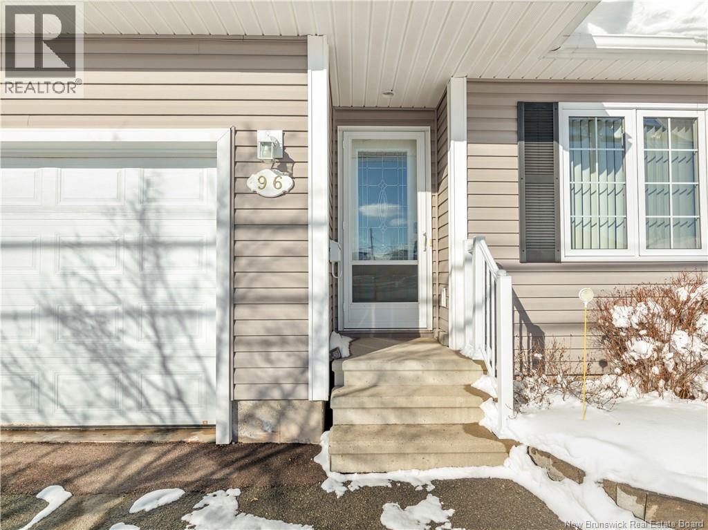 96 Damien Unit# 4, Dieppe, New Brunswick  E1A 0H3 - Photo 3 - NB132543