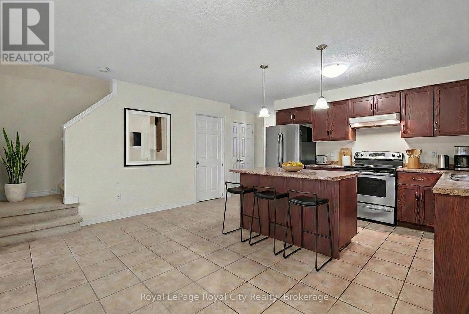 8 - 355 Macalister Boulevard, Guelph, Ontario  N1L 1B3 - Photo 2 - X12737998