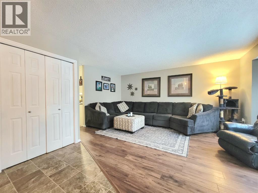 8101 Mission Heights Drive, Grande Prairie, Alberta  T8W 2A6 - Photo 3 - A2281646