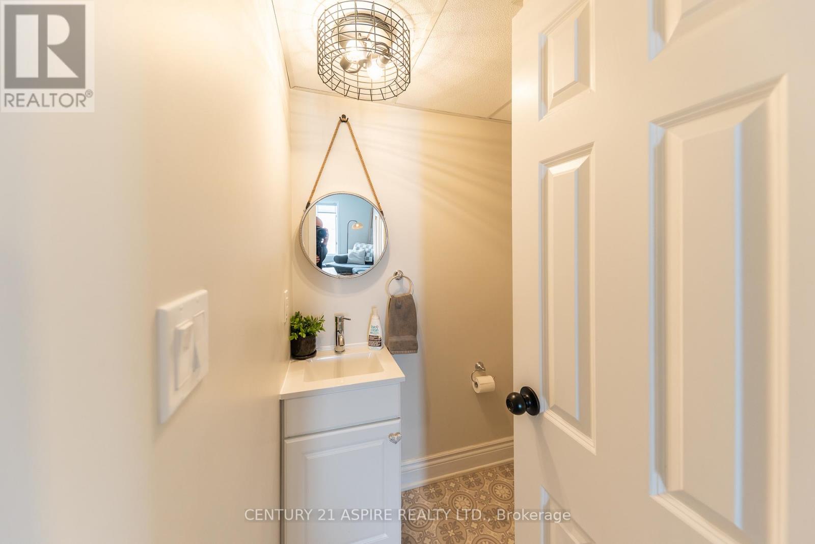 25 Doran Street, Petawawa, Ontario  K8H 1P8 - Photo 24 - X12738004