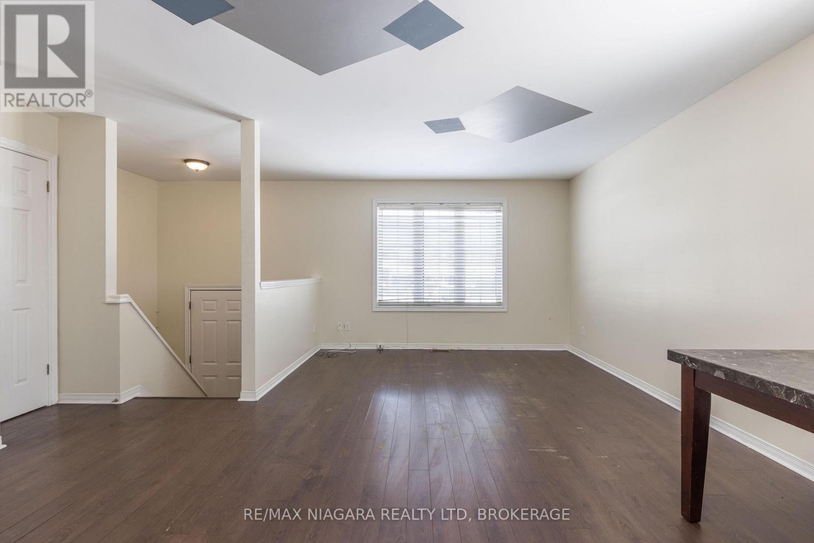 138 Carlton Street, St. Catharines, Ontario L2R 7S6 - Photo 4 - X12738014