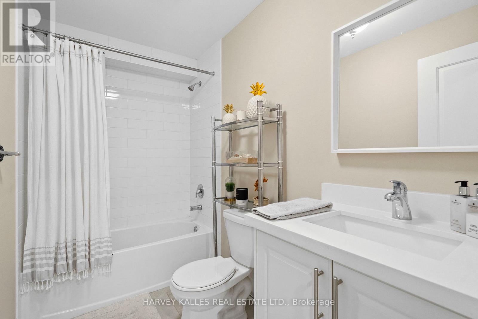 957 Eighth Street, Mississauga, Ontario  L5E 1R6 - Photo 20 - W12736306