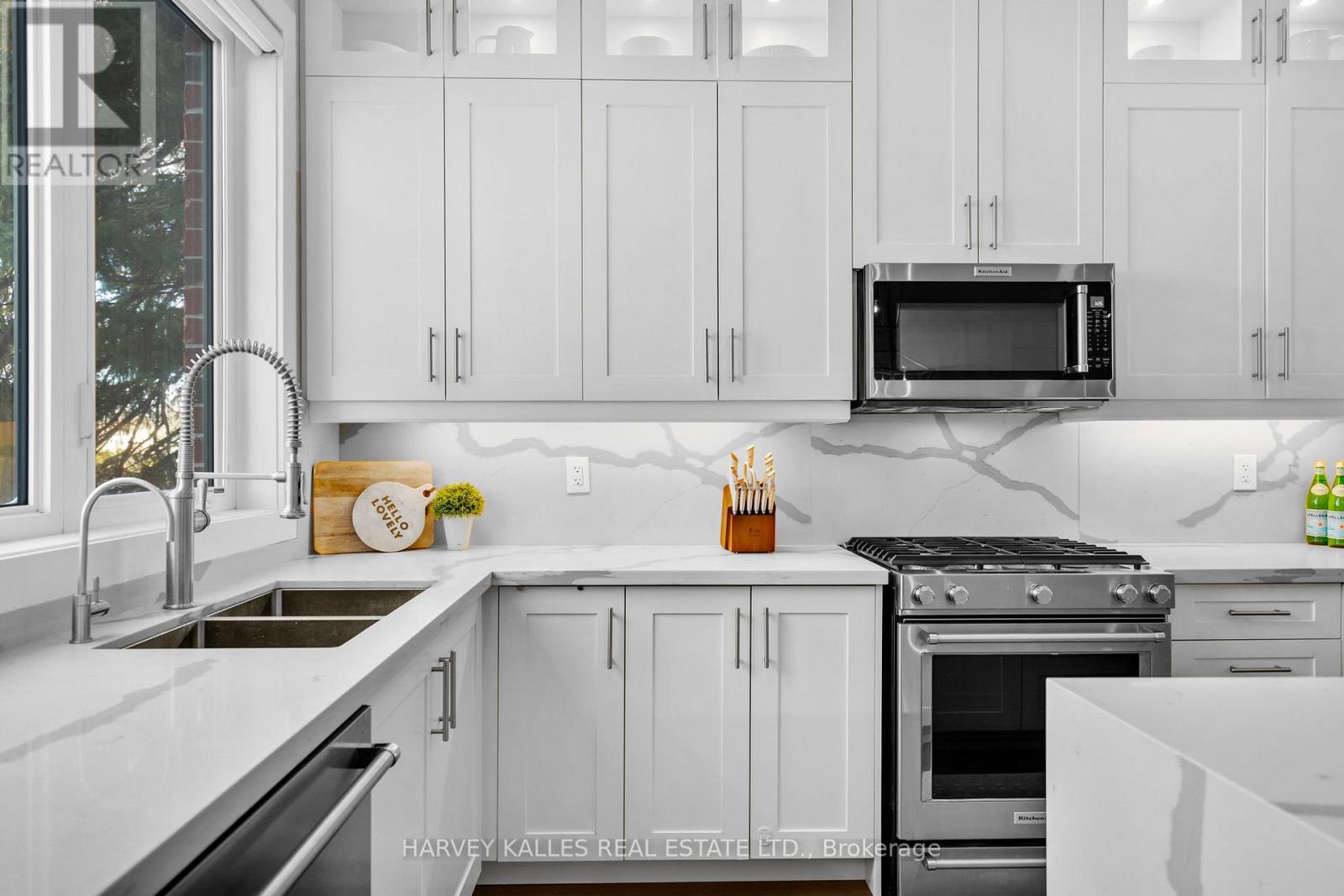 957 Eighth Street, Mississauga, Ontario  L5E 1R6 - Photo 9 - W12736306