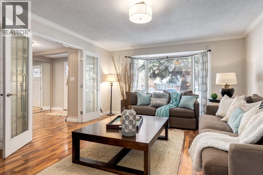 43 Midlake Place Se, Calgary, Alberta  T2X 1J5 - Photo 4 - A2282014