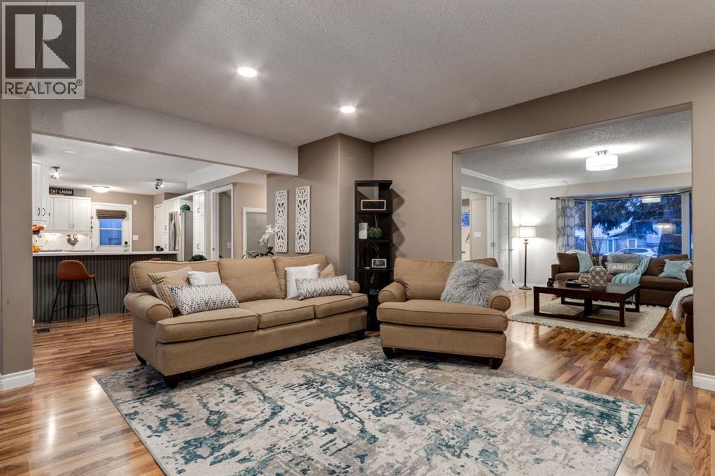 43 Midlake Place Se, Calgary, Alberta  T2X 1J5 - Photo 5 - A2282014