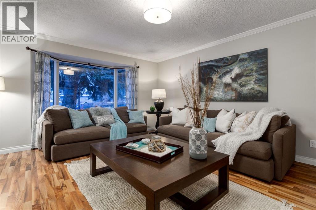 43 Midlake Place Se, Calgary, Alberta  T2X 1J5 - Photo 3 - A2282014