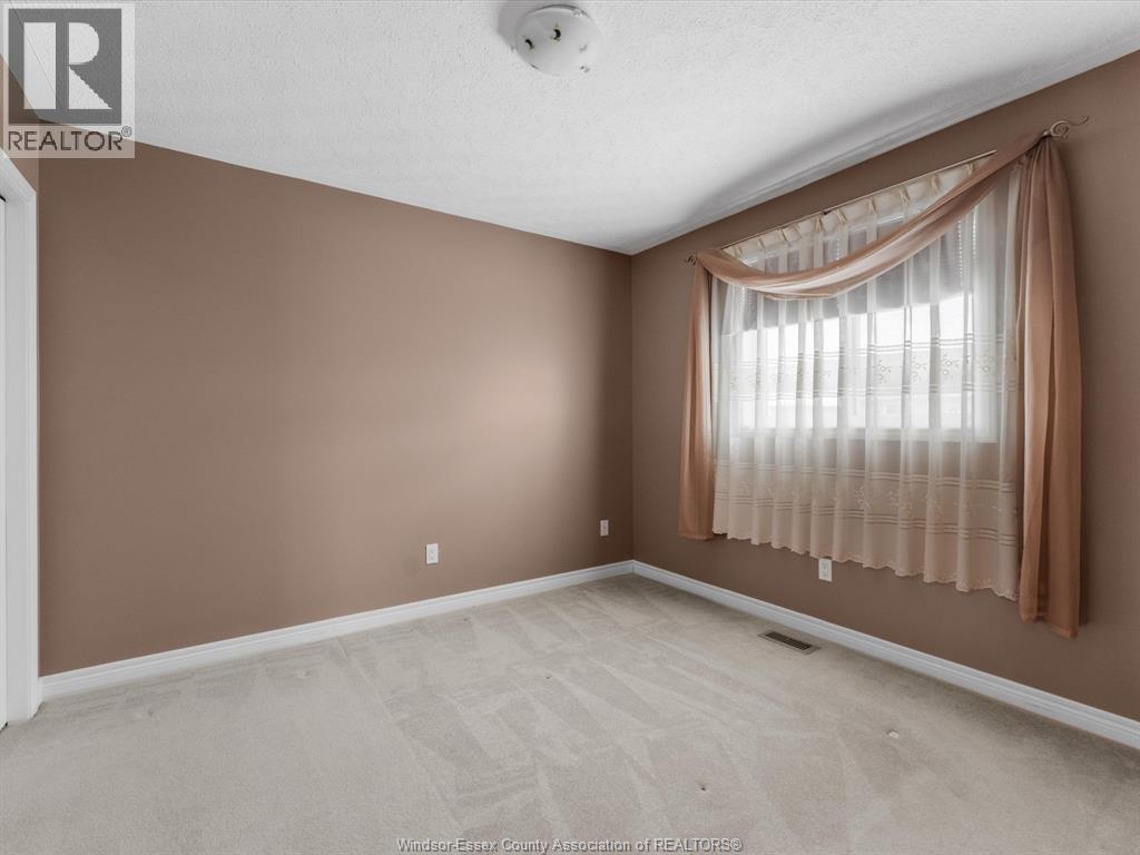 2167 Curry Avenue, Windsor, Ontario N9B 3X5 - Photo 16 - 26002090