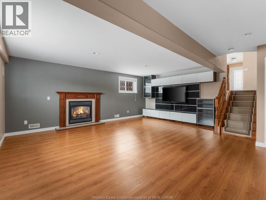 2167 Curry Avenue, Windsor, Ontario N9B 3X5 - Photo 19 - 26002090