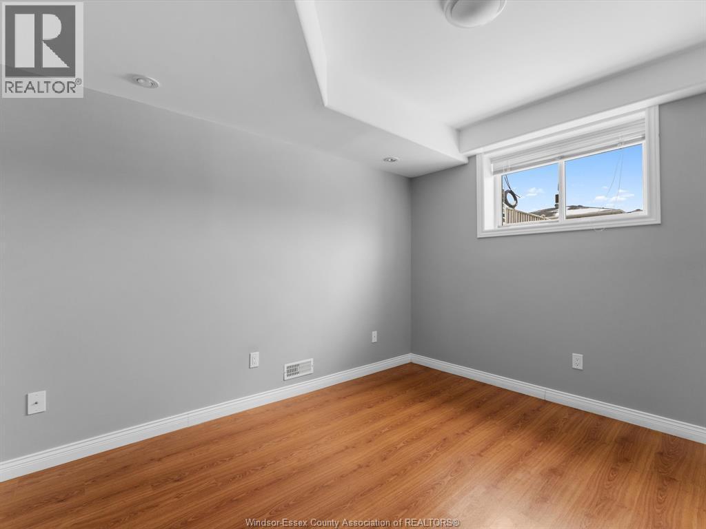 2167 Curry Avenue, Windsor, Ontario N9B 3X5 - Photo 20 - 26002090