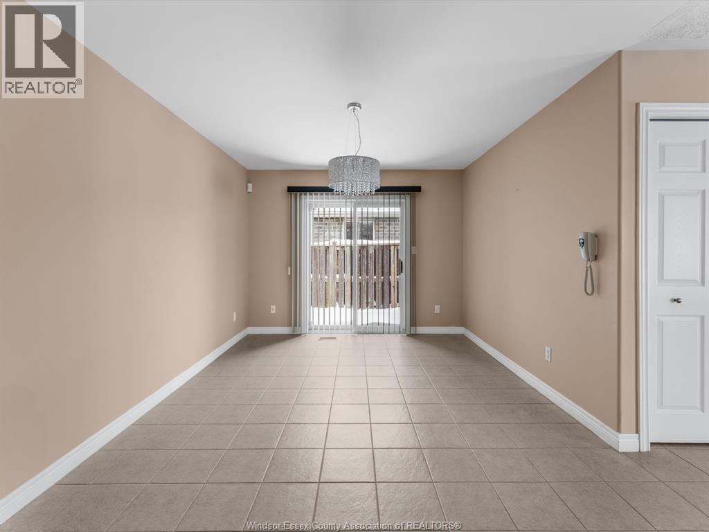 2167 Curry Avenue, Windsor, Ontario N9B 3X5 - Photo 7 - 26002090
