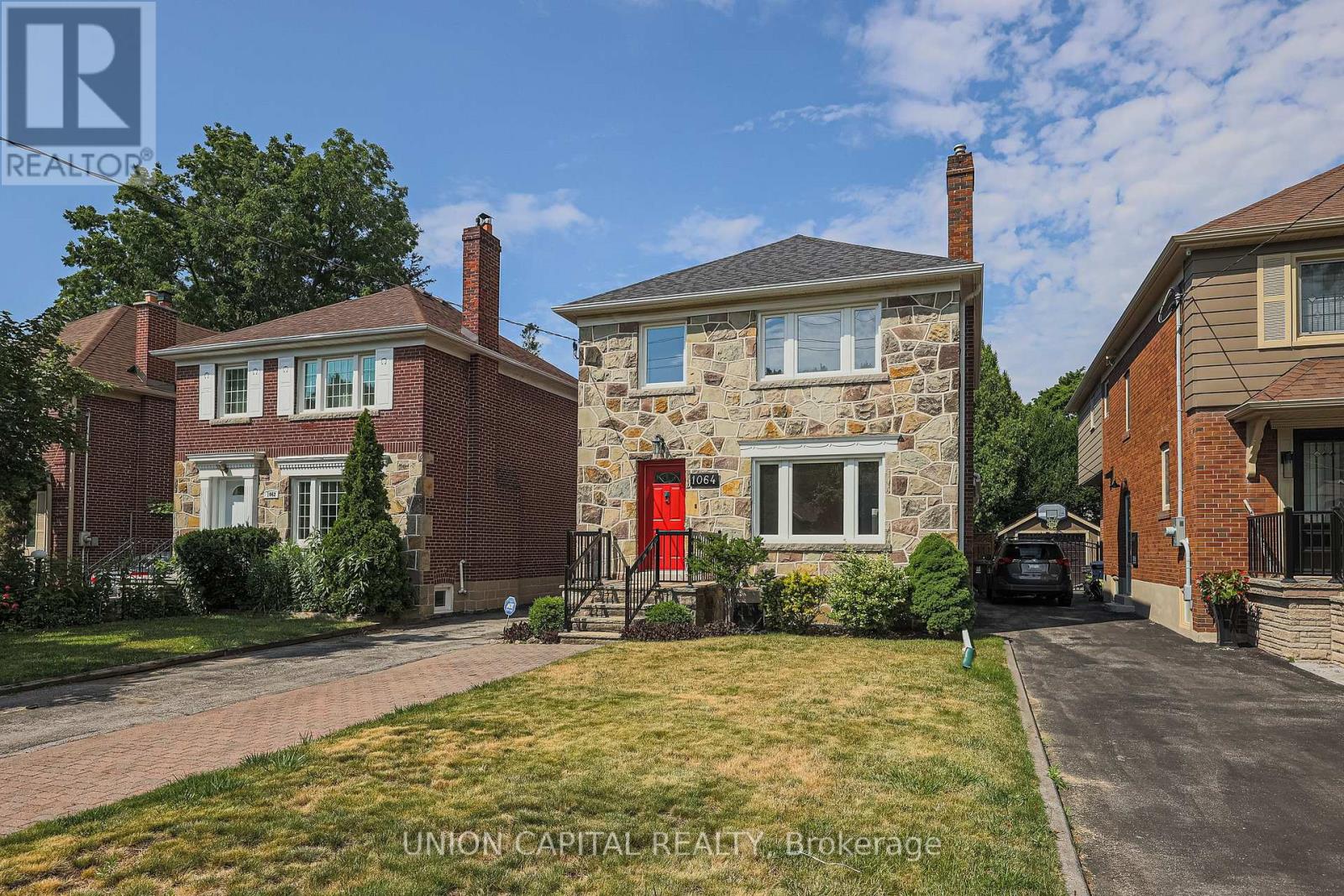 1064 ROYAL YORK ROAD, Toronto, Ontario