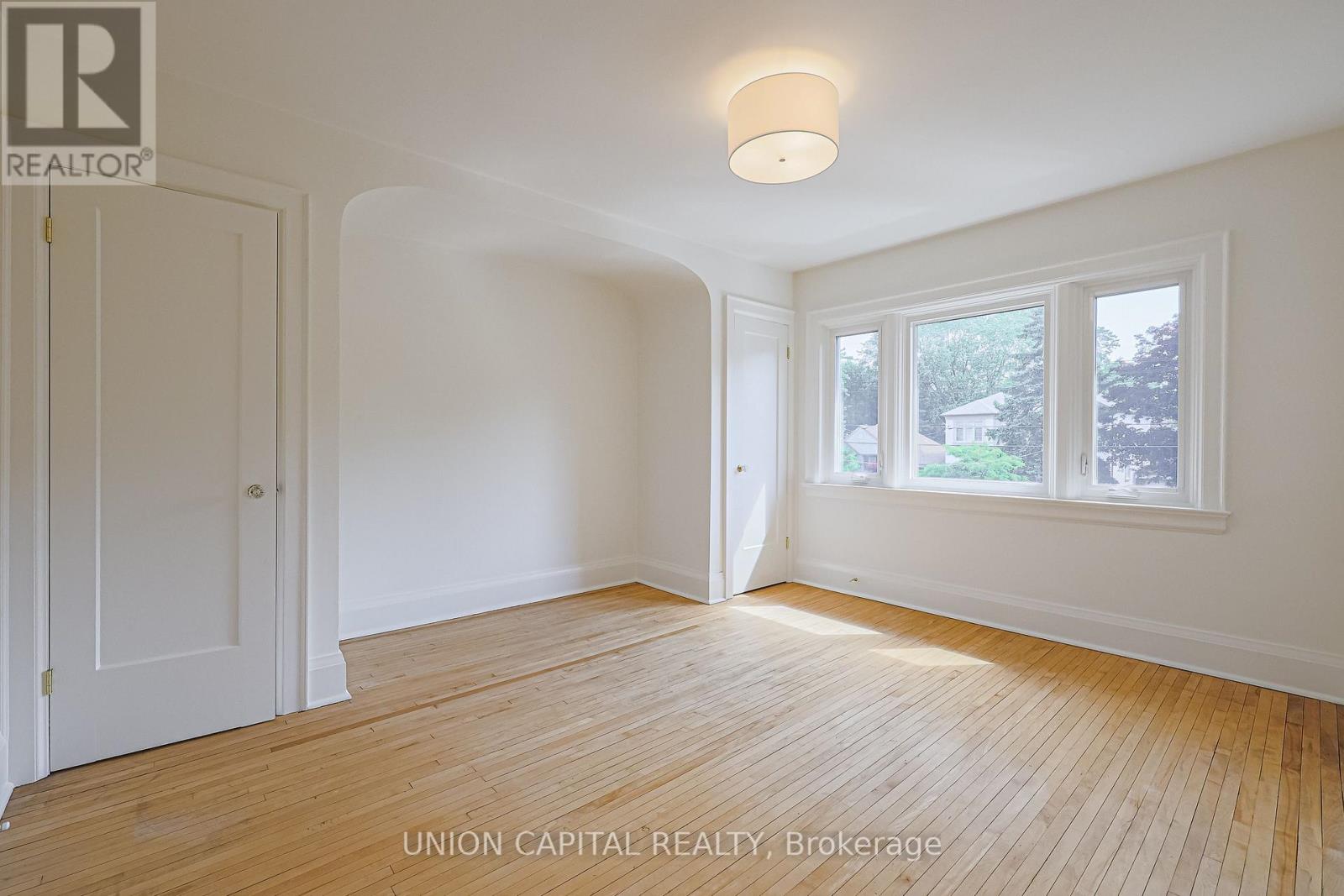 1064 Royal York Road, Toronto, Ontario  M8X 2G7 - Photo 12 - W12738002