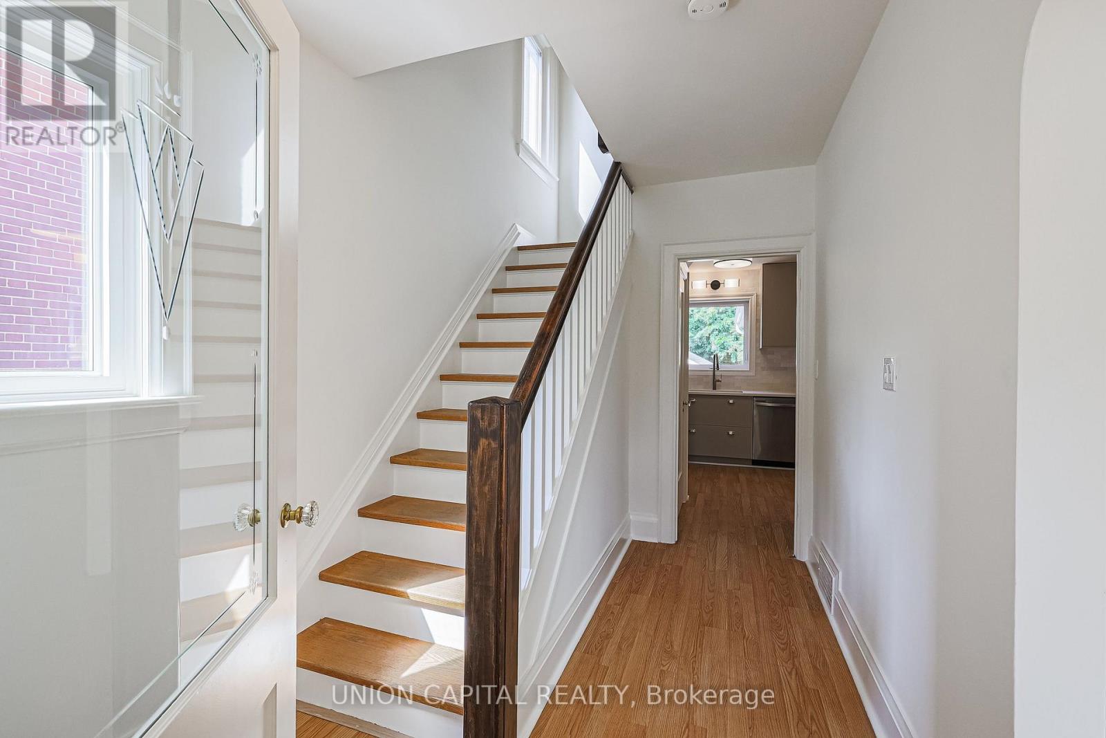 1064 Royal York Road, Toronto, Ontario  M8X 2G7 - Photo 4 - W12738002