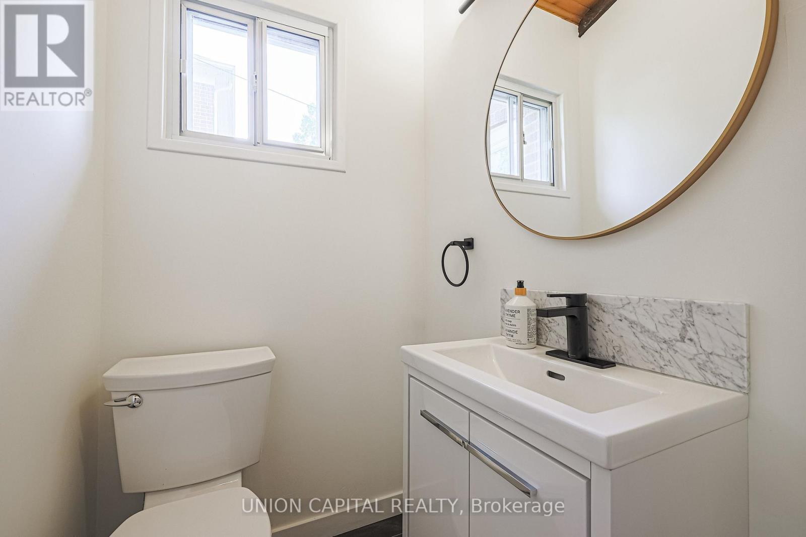 1064 Royal York Road, Toronto, Ontario  M8X 2G7 - Photo 9 - W12738002