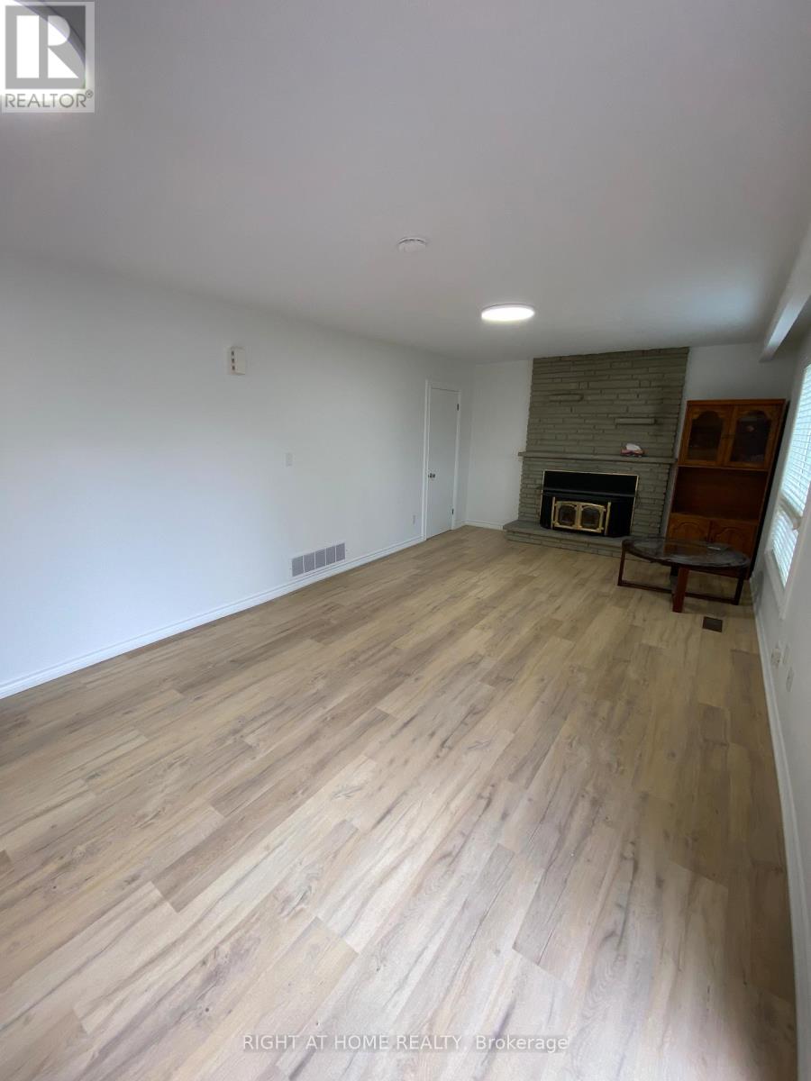 Lower - 3635 Bluestream Crescent, Mississauga, Ontario  L4Y 3S5 - Photo 5 - W12738024