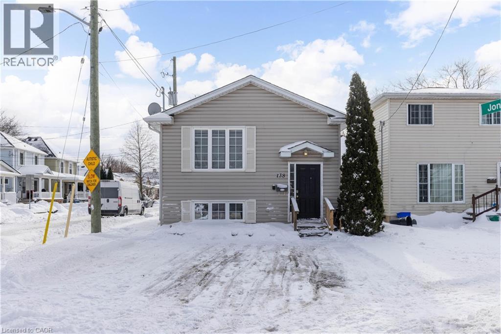 138 Carlton Street, St. Catharines, Ontario  L2R 7S6 - Photo 1 - 40801574