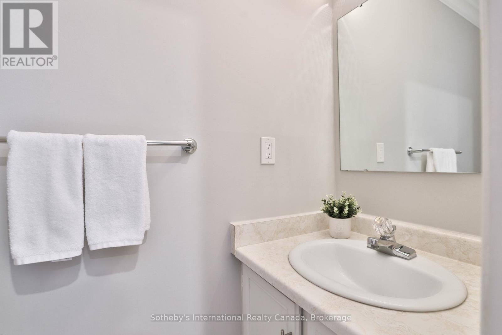 7 - 5255 Lakeshore Road, Burlington, Ontario  L7L 5X5 - Photo 17 - W12738068