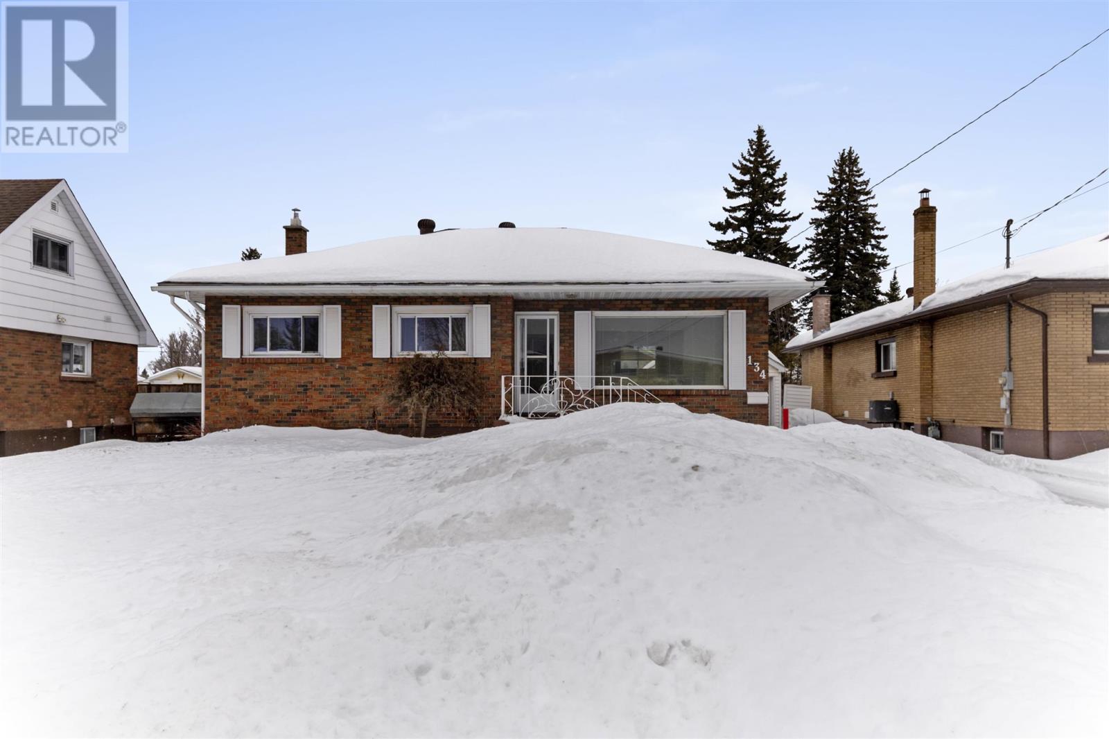 134 Ruth St, Sault Ste. Marie, Ontario  P6C 2E7 - Photo 2 - SM260103