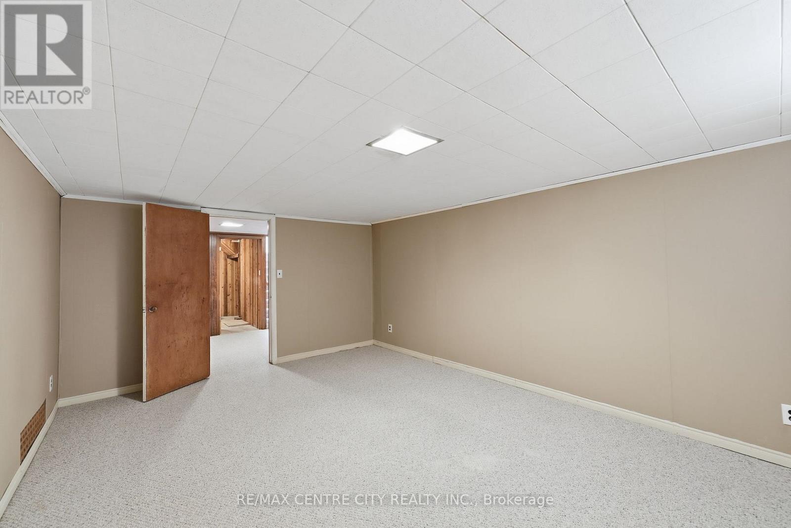 81 Clive Road, Kitchener, Ontario  N2H 3N5 - Photo 24 - X12738048