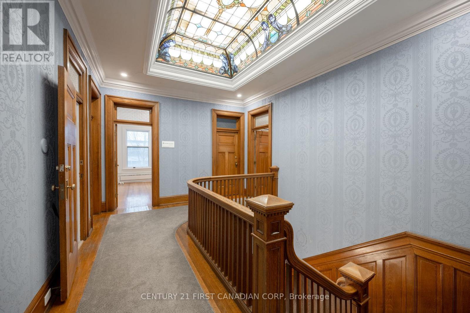 Entire Second Floor - 400 Queens Avenue, London East, Ontario N6B 1X9 - Photo 4 - X12738058