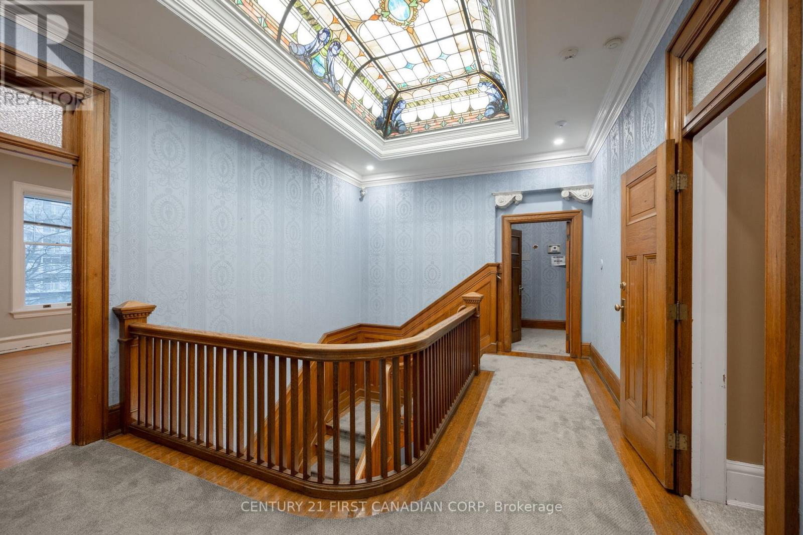 Entire Second Floor - 400 Queens Avenue, London East, Ontario N6B 1X9 - Photo 5 - X12738058