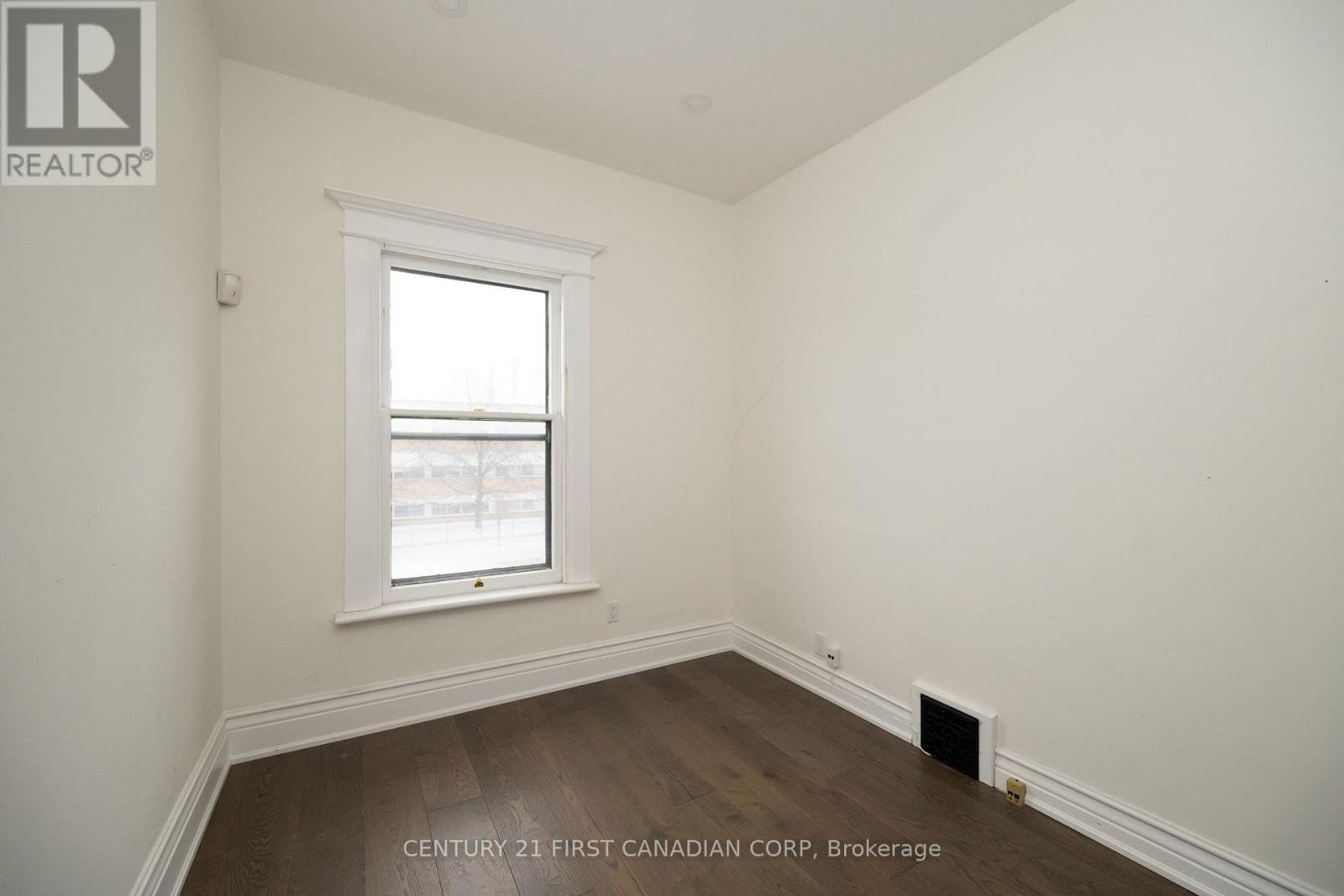 2nd & 3rd Floor Offices - 408 Queens Avenue, London East (East F), Ontario  N6B 1X9 - Photo 5 - X12738062