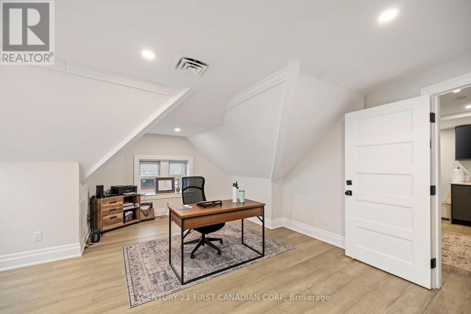 2nd & 3rd Floor Offices - 408 Queens Avenue, London East (East F), Ontario  N6B 1X9 - Photo 7 - X12738062