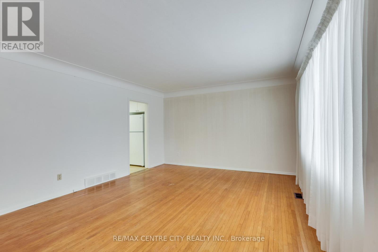 147 Susan Avenue, London East, Ontario  N5V 2G3 - Photo 6 - X12738082