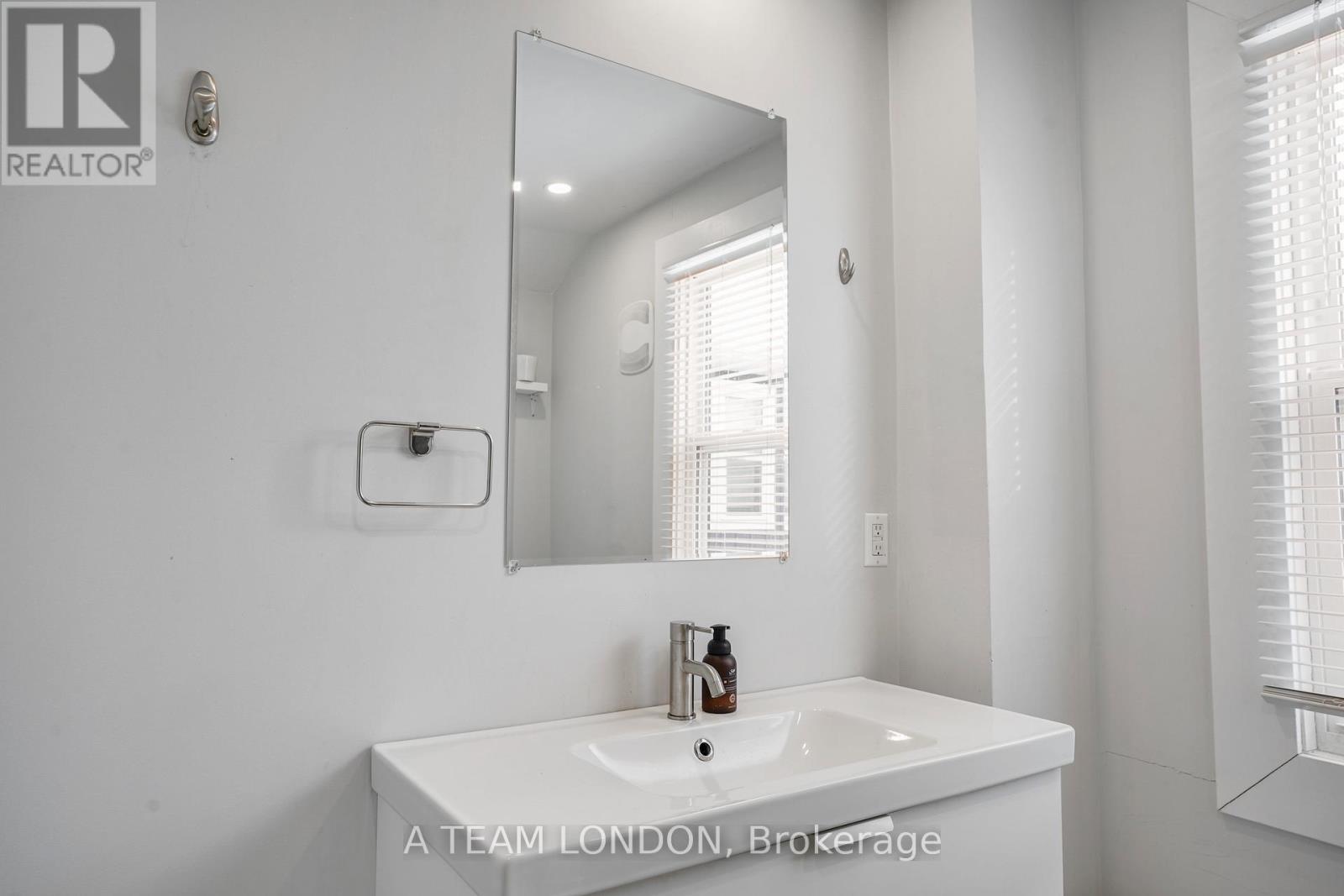 102 Edward Street, London South, Ontario  N6C 3H7 - Photo 31 - X12738112