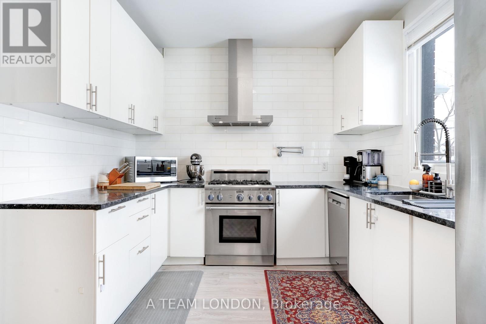 102 Edward Street, London South, Ontario  N6C 3H7 - Photo 7 - X12738112