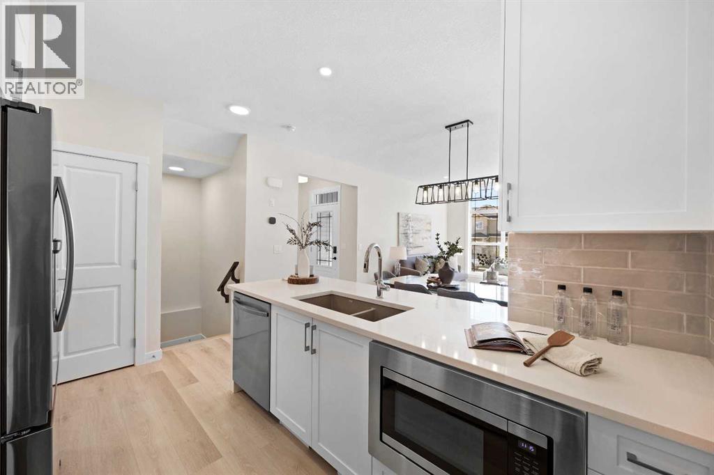 2150 Bayview Drive Sw, Airdrie, Alberta  T4B 5N4 - Photo 4 - A2259325