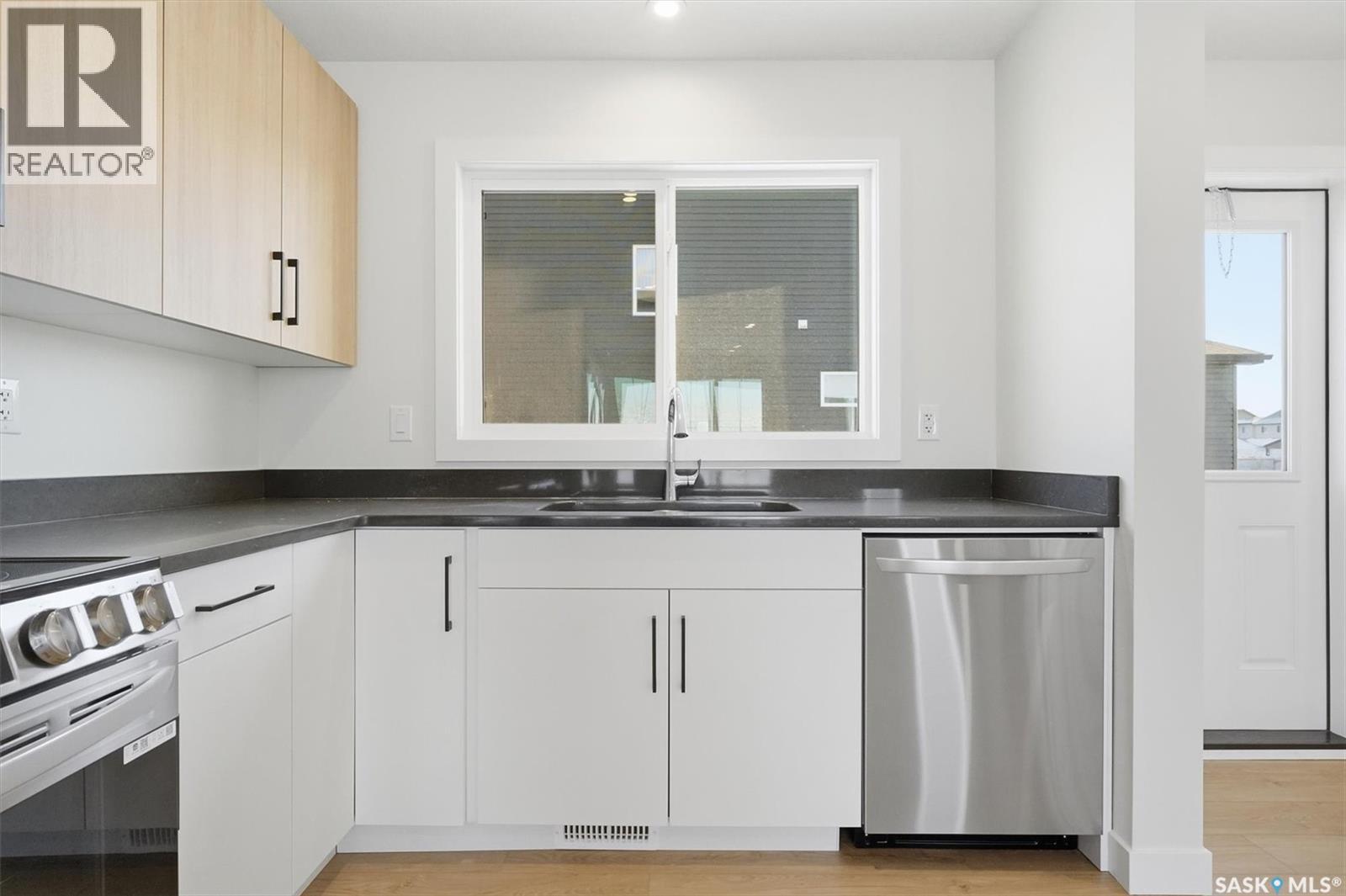 284 Asokan Bend, Saskatoon, Saskatchewan  S7V 1V7 - Photo 9 - SK021136