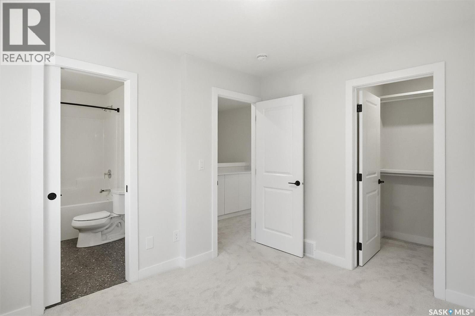 284 Asokan Bend, Saskatoon, Saskatchewan  S7V 1V7 - Photo 16 - SK021136