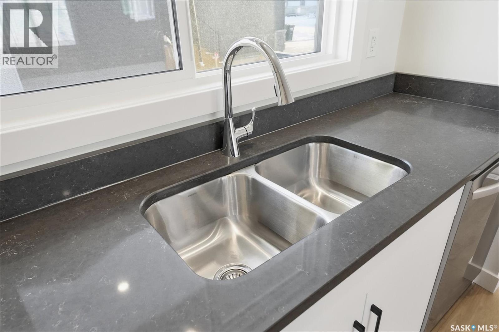 284 Asokan Bend, Saskatoon, Saskatchewan  S7V 1V7 - Photo 10 - SK021136