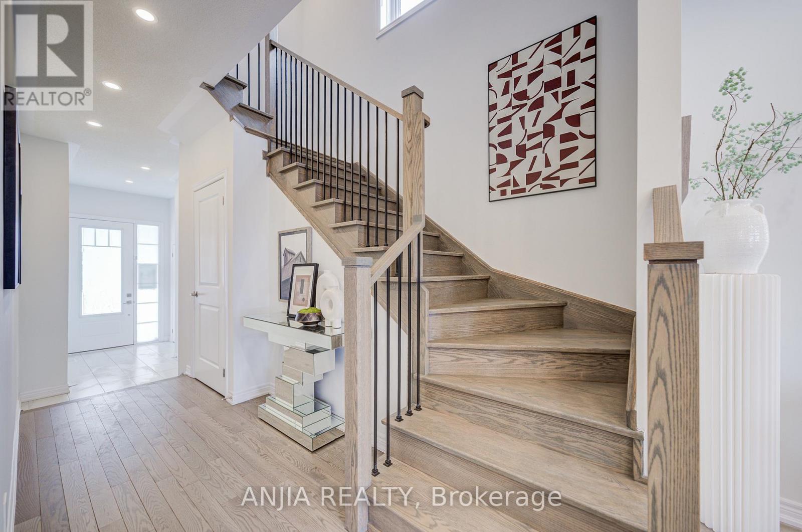 143 Lageer Drive, Whitchurch-Stouffville, Ontario  L4A 4V2 - Photo 5 - N12738050