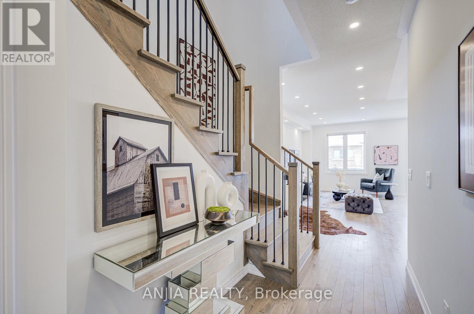 143 Lageer Drive, Whitchurch-Stouffville, Ontario  L4A 4V2 - Photo 6 - N12738050