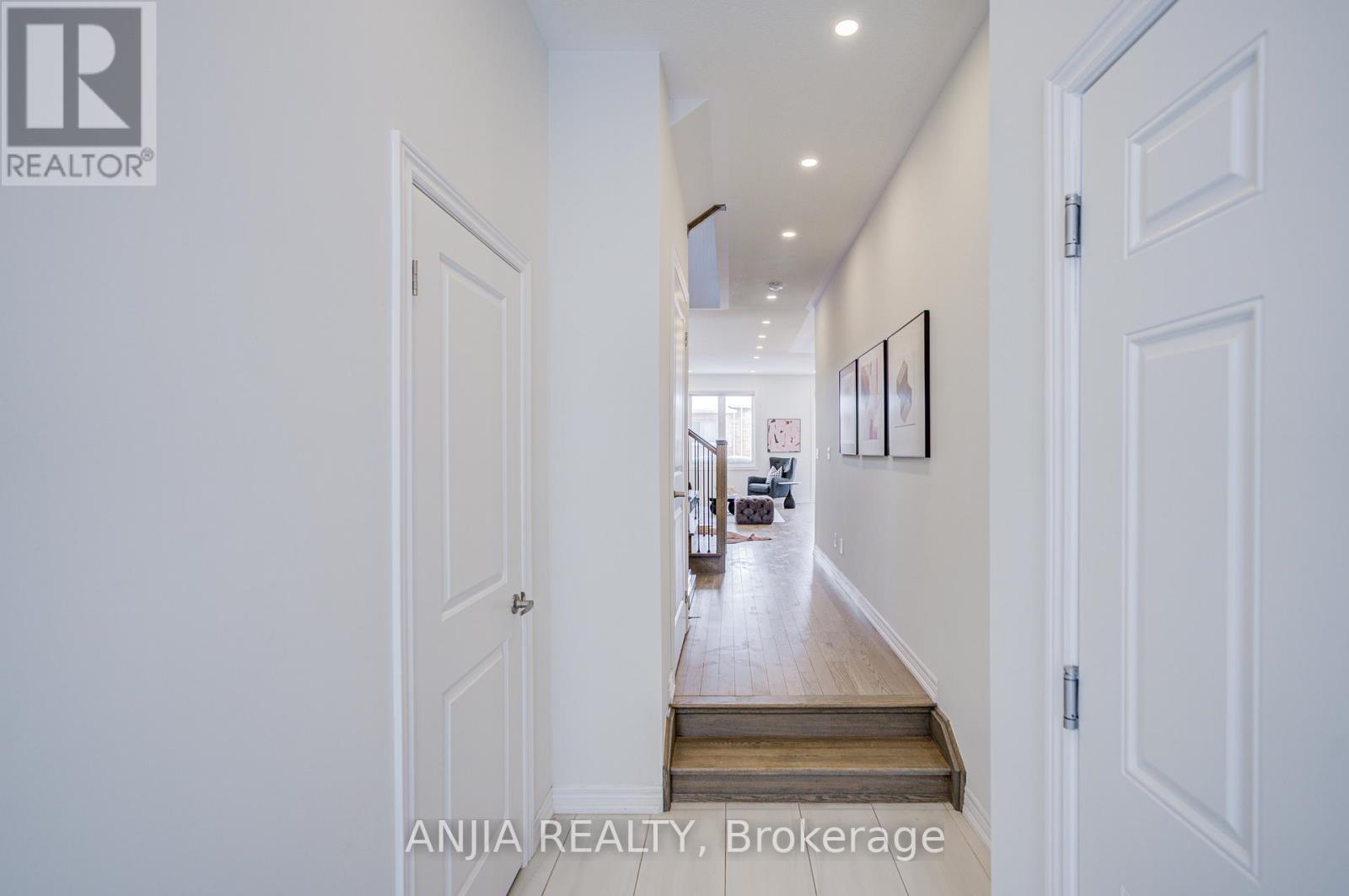 143 Lageer Drive, Whitchurch-Stouffville, Ontario  L4A 4V2 - Photo 8 - N12738050