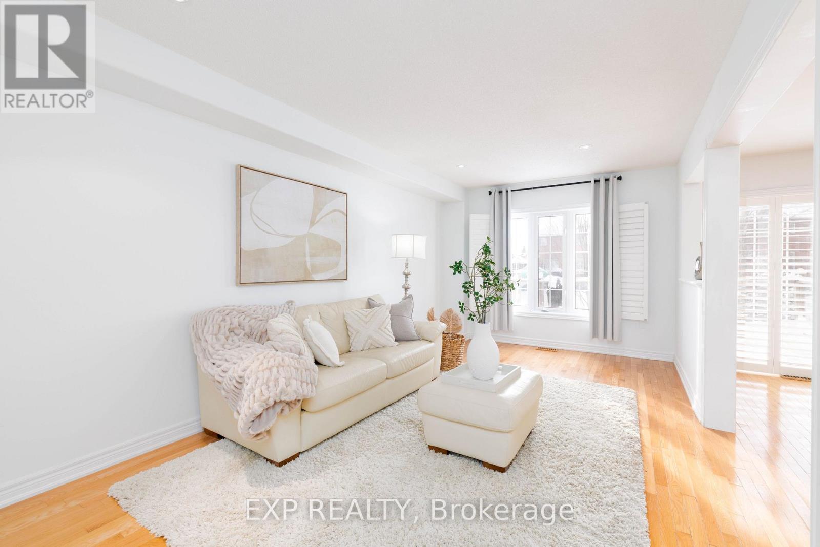 36 Ivygreen Road, Georgina, Ontario  L4P 4B7 - Photo 13 - N12738090