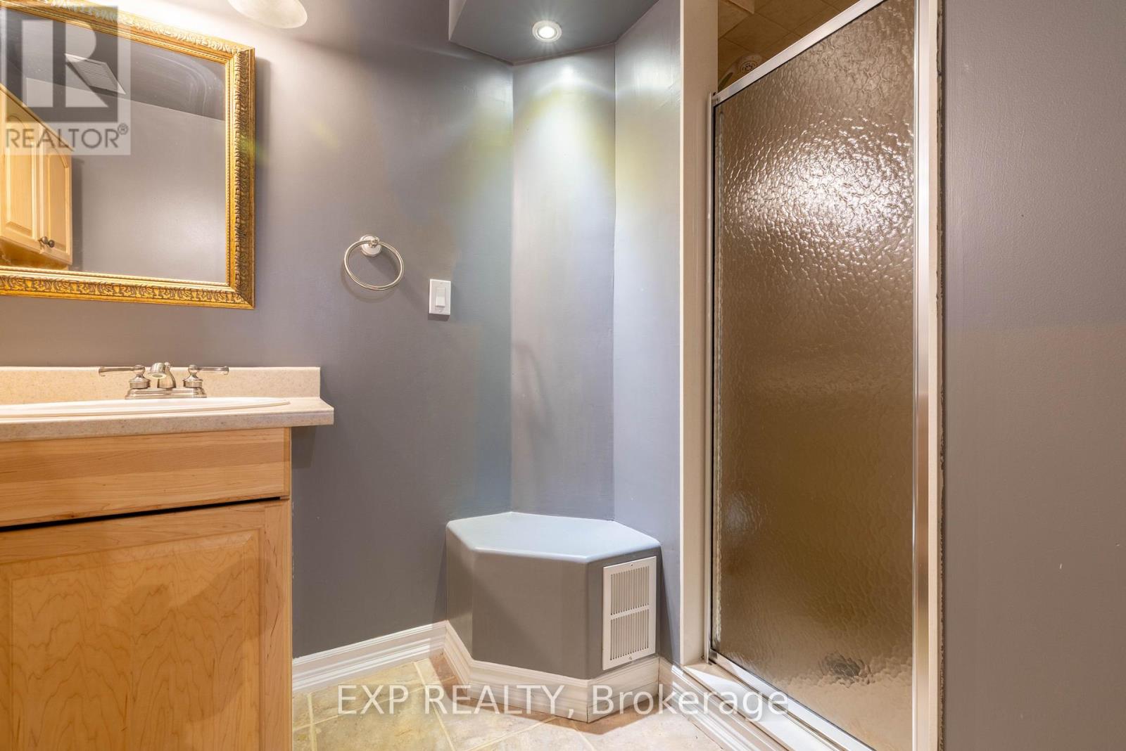 36 Ivygreen Road, Georgina, Ontario  L4P 4B7 - Photo 32 - N12738090