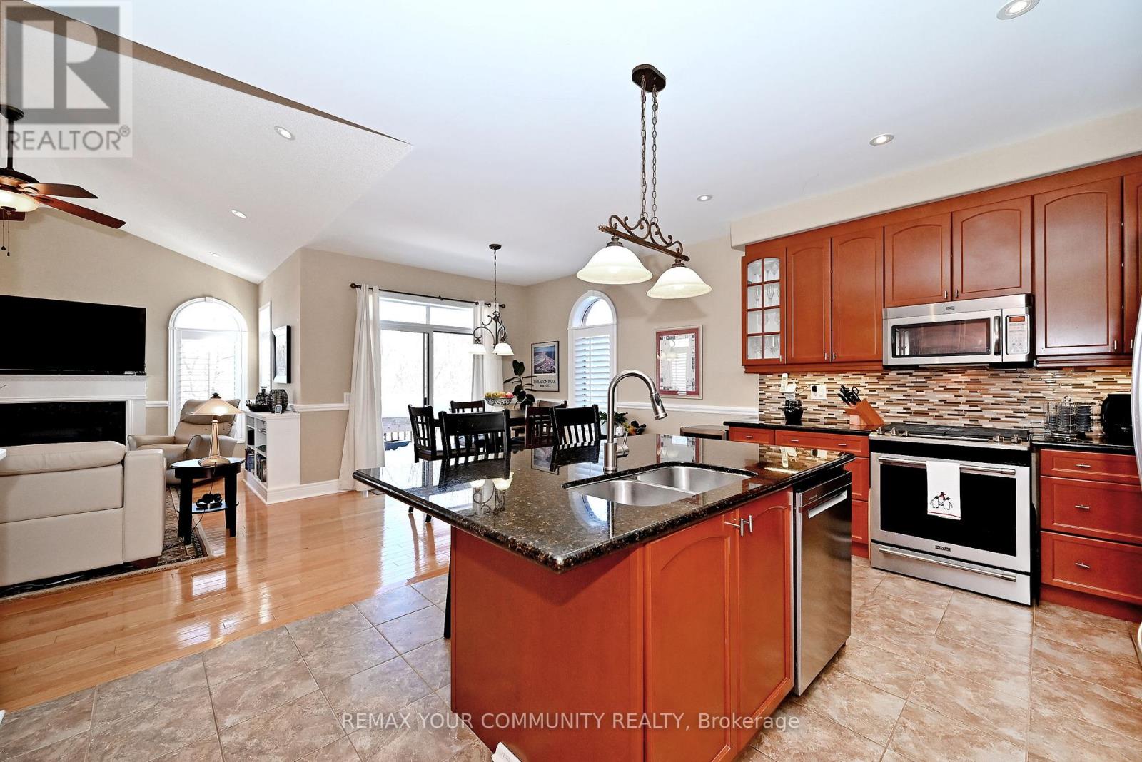 29 Turner Drive, Barrie (Bayshore), Ontario  L4N 6M5 - Photo 14 - S12738088